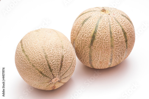 Zwei Charentais-Melonen