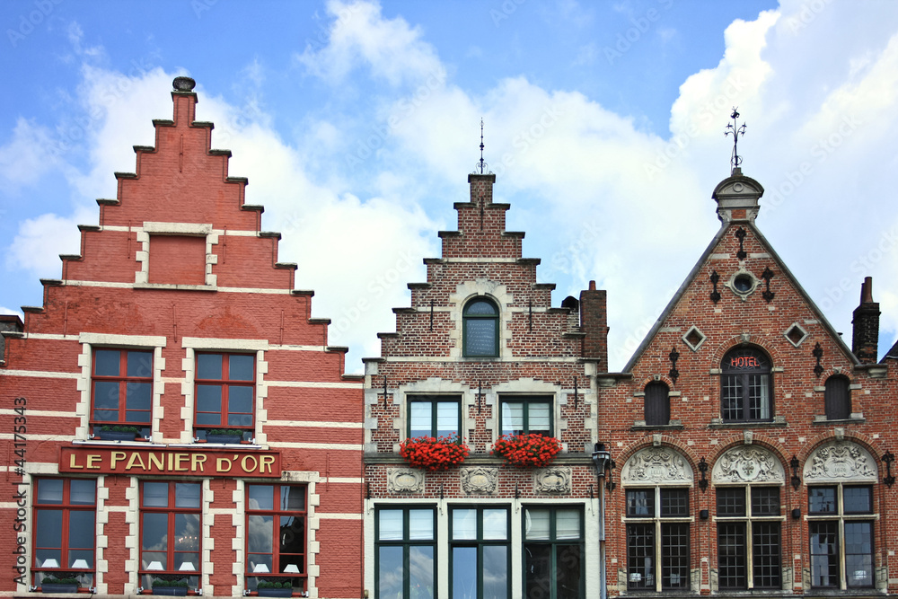 Fototapeta premium Typowe dachy domów w Brugii