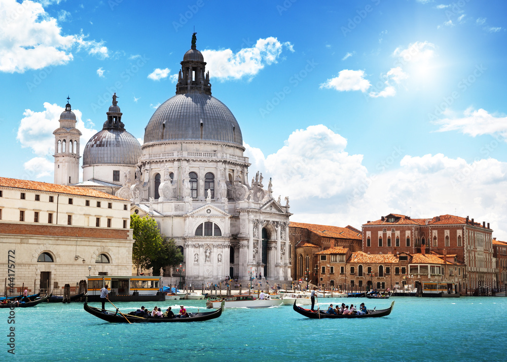 Fototapeta premium Grand Canal and Basilica Santa Maria della Salute, Venice, Italy