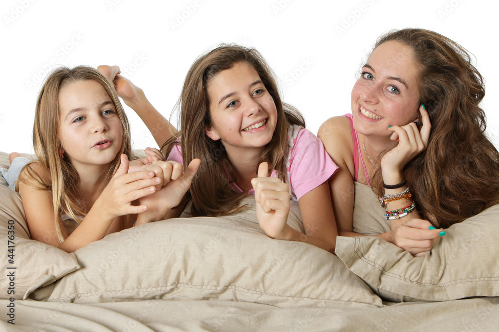 Trois soeurs dans un lit Trois soeurs dans un lit