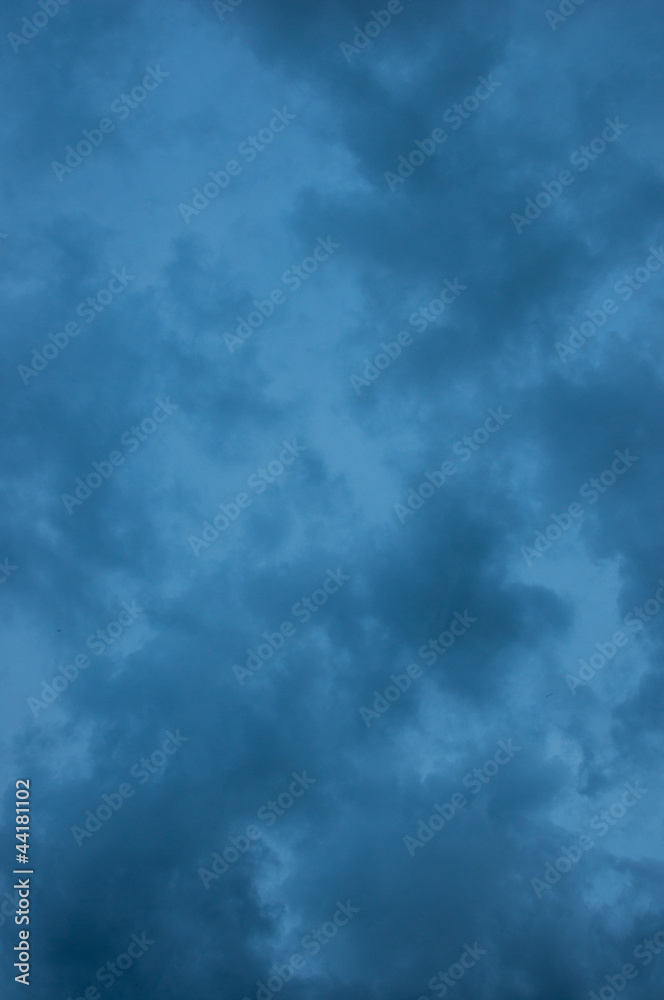 Obraz premium cloud in dark sky