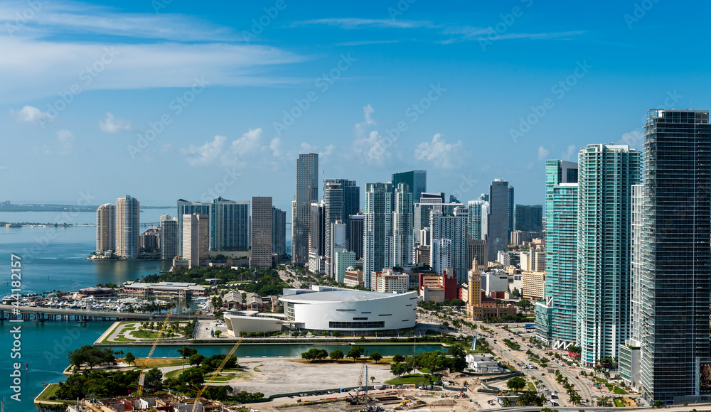 Obraz premium Widok z lotu ptaka na centrum Miami