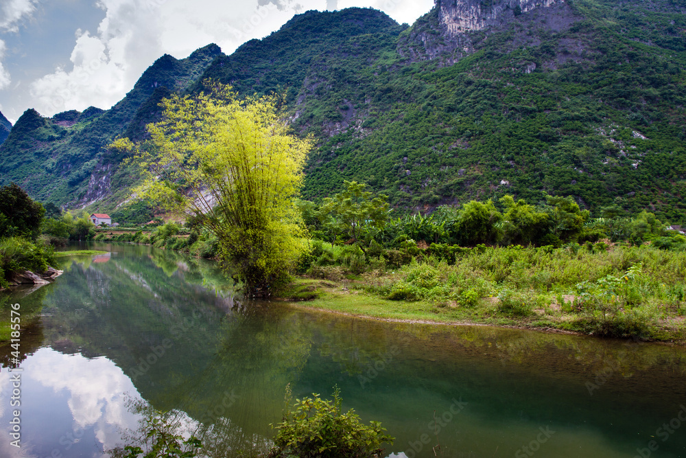 Fototapeta premium Thuong River
