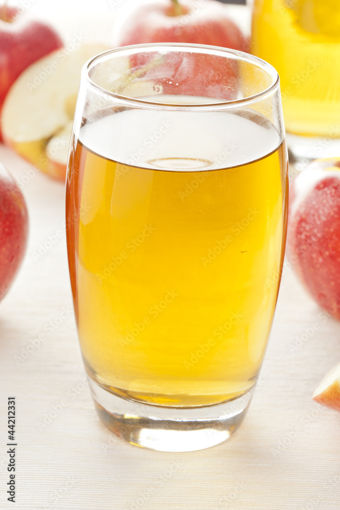 Refreshing Organic Apple Juice Refreshing Organic Apple Juice