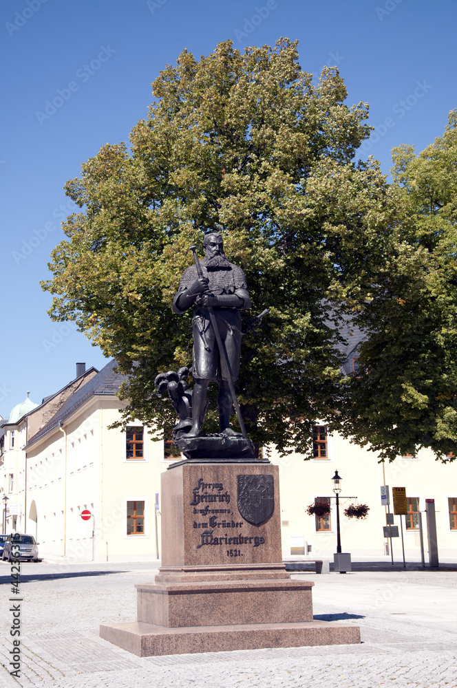Fototapeta premium Marienberg Herzog Heinrich Denkmal