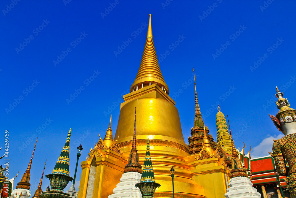 Fototapeta premium The pagoda at Wat Phra Kaew in Thailand