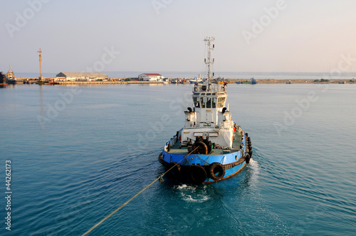 Tug boat