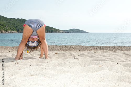 little contortionist on the sea