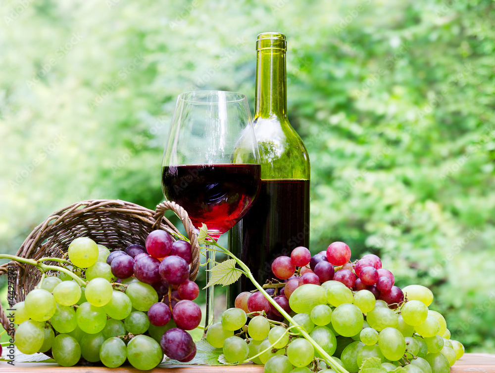 red wine with grapes
