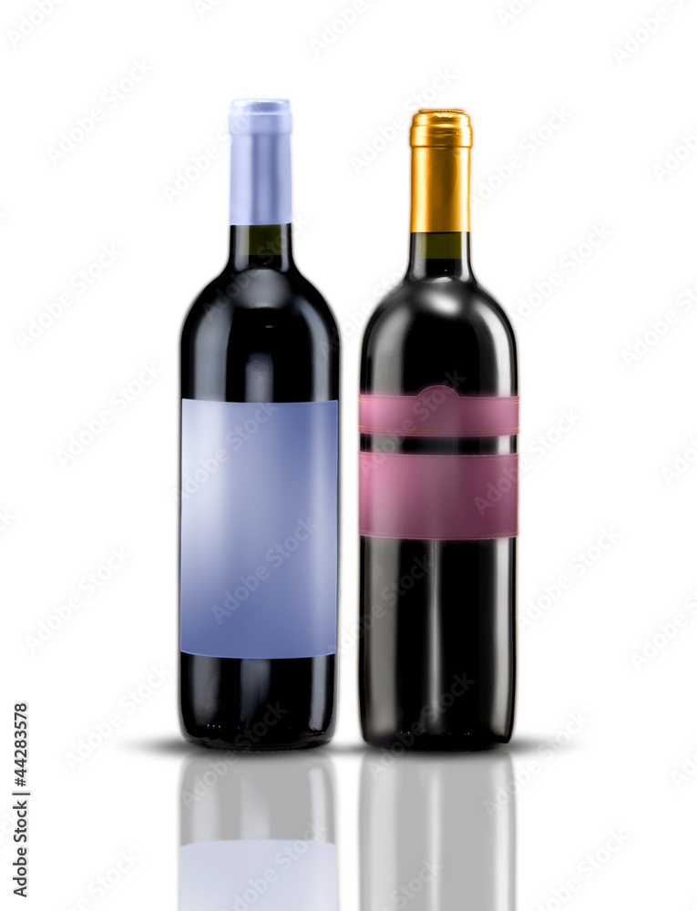2 bottiglie di vino rosso su fondo bianco 2 bottiglie di vino rosso su fondo bianco