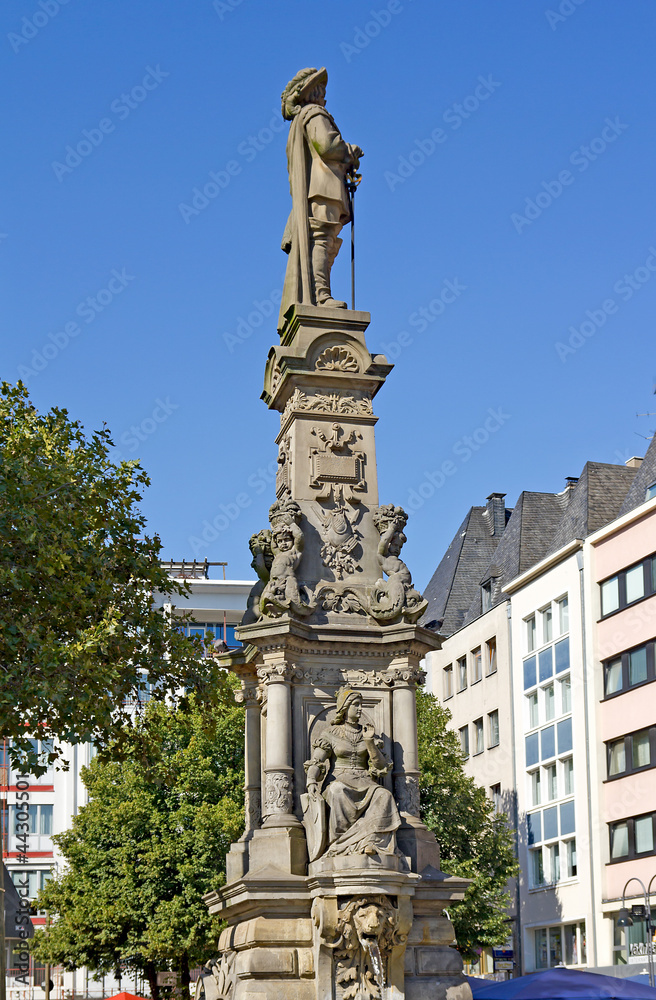 Brunnen mit Denkmal für Jan von Werth