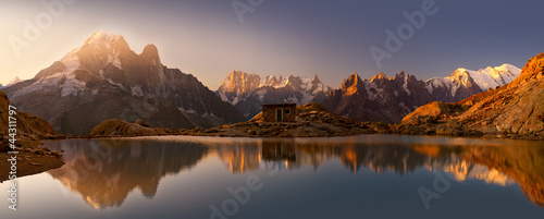Monte Bianco e Alpi riflesse nel Lago Bianco photo