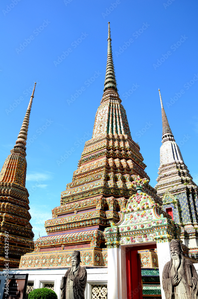 Fototapeta premium Phra Maha Chedi at Wat Pho, Bangkok.