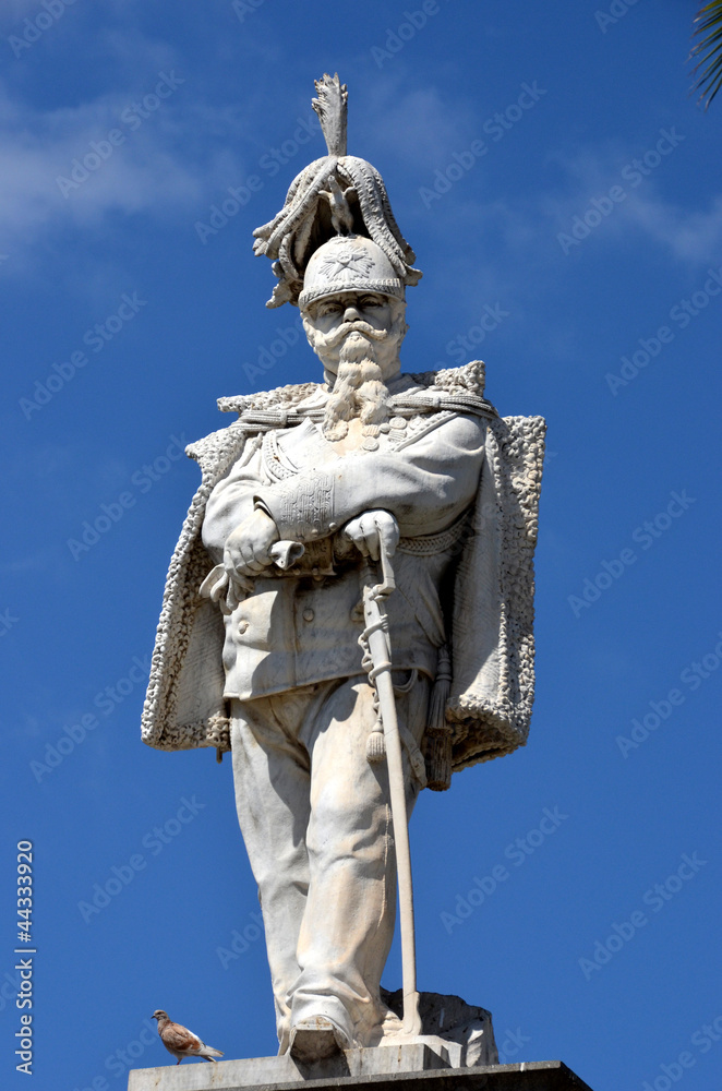 STATUA VITTORIO EMANUELE II PIAZZA D'ITALIA SASSARI 01