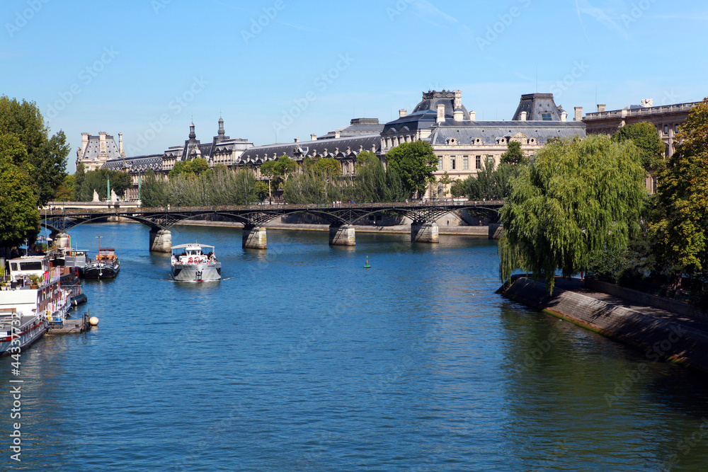 Obraz premium balade sur la seine