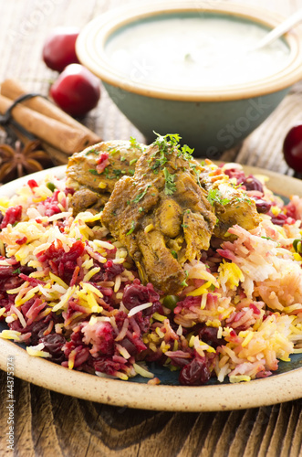 Albaloo Polow - Safran Reis mit Kirschen