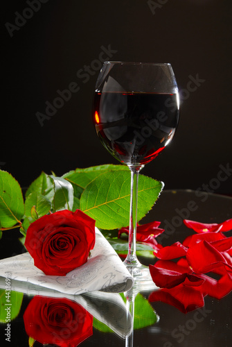 wino czerwone, kolacja, poczęstunek, kieliszek, szkło