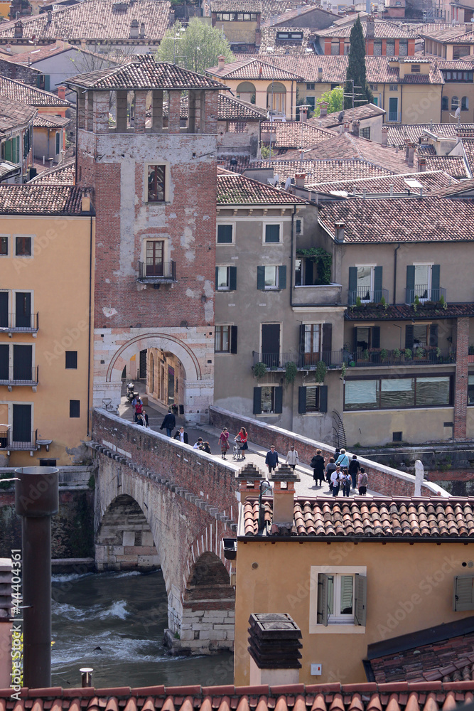Ponte di Pietra Brücke über die Etsch von Verona