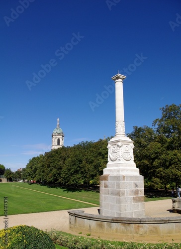 La colonne et l'église