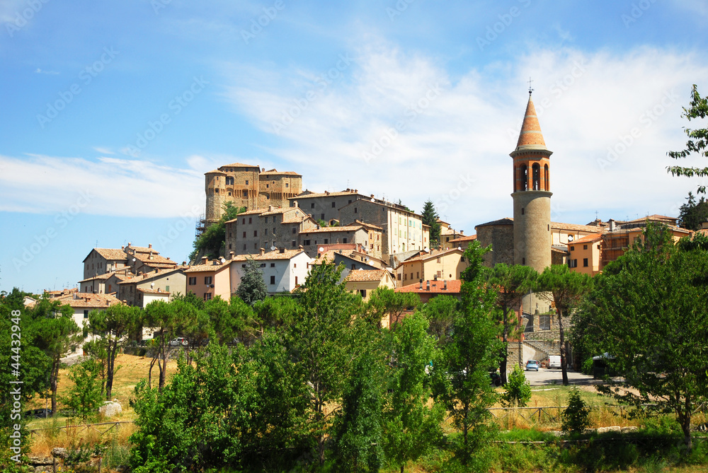 Agata-Feltria Fragoso fortress and village overview