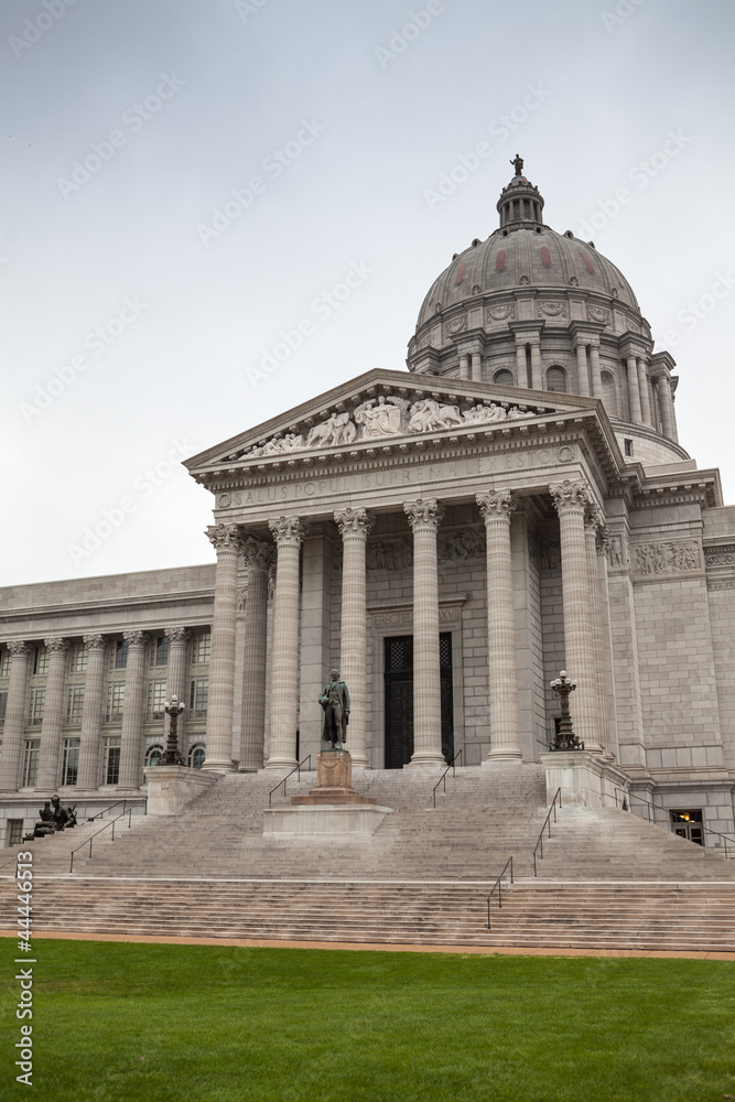 Obraz premium Missouri State House and Capitol Building in Jefferson City, MO.