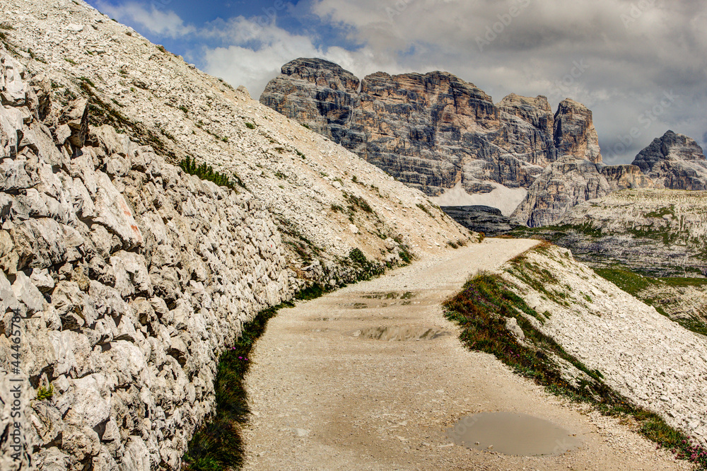 Mountain trail in the Tre Cime di Lavaredo, Dolomites, Italy.