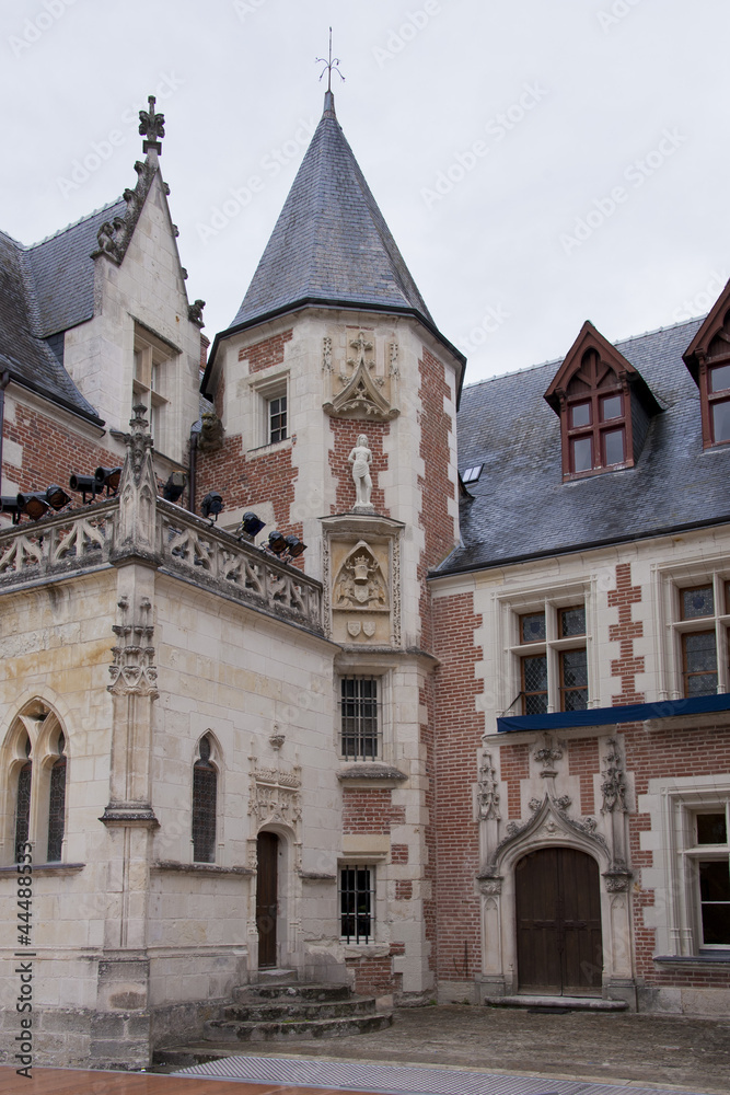 main facade of Clos Lucè