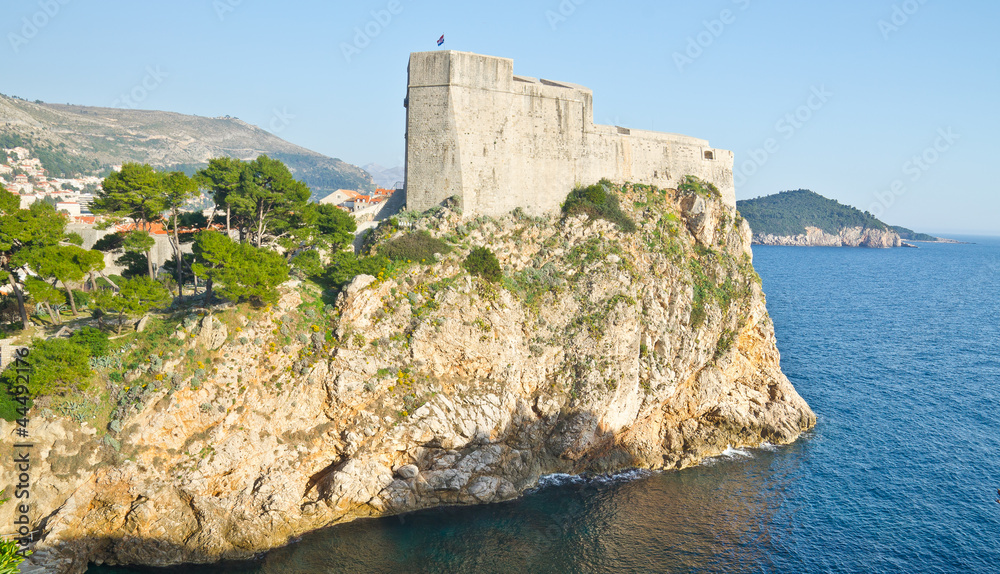 Fototapeta premium Amazing Dubrovnik Defensive Wall Built on Cliff