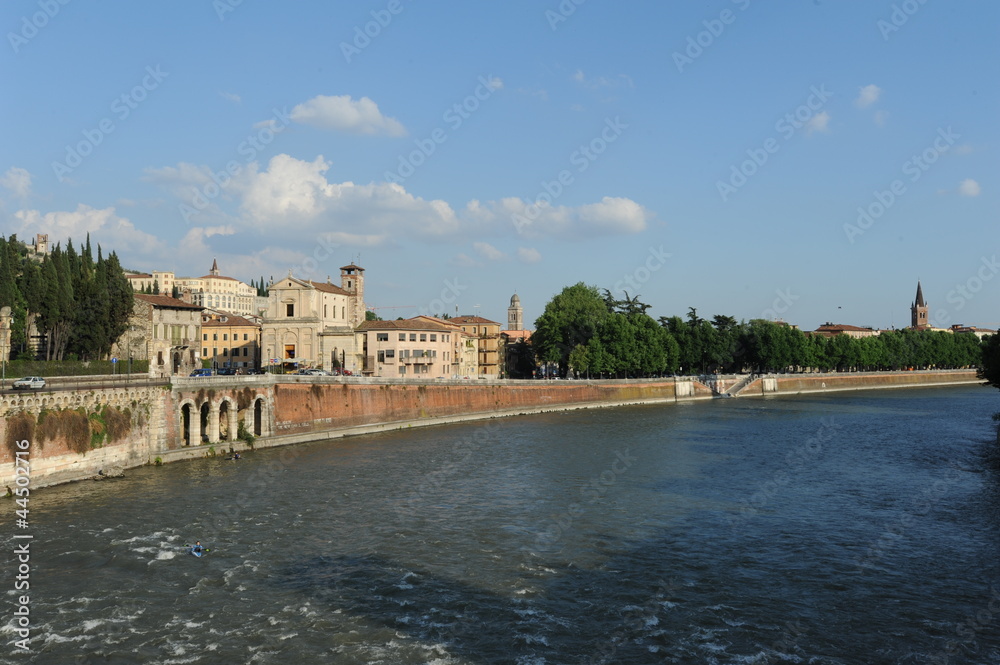 fiume Adige a Verona, Italia