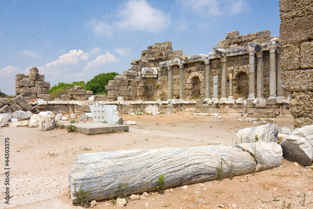 Fototapeta premium Old ruins in Side, Turkey
