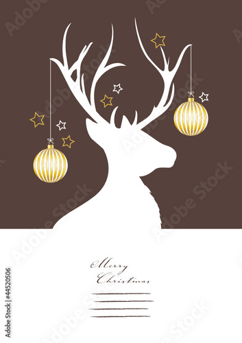 Rentier mit Weihnachtsschmuck