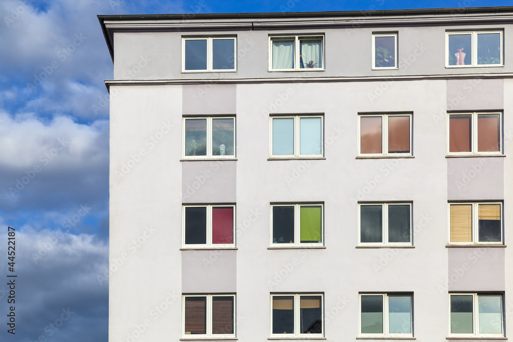 Fototapeta premium Fassade eines Wohngebäudes in Kiel