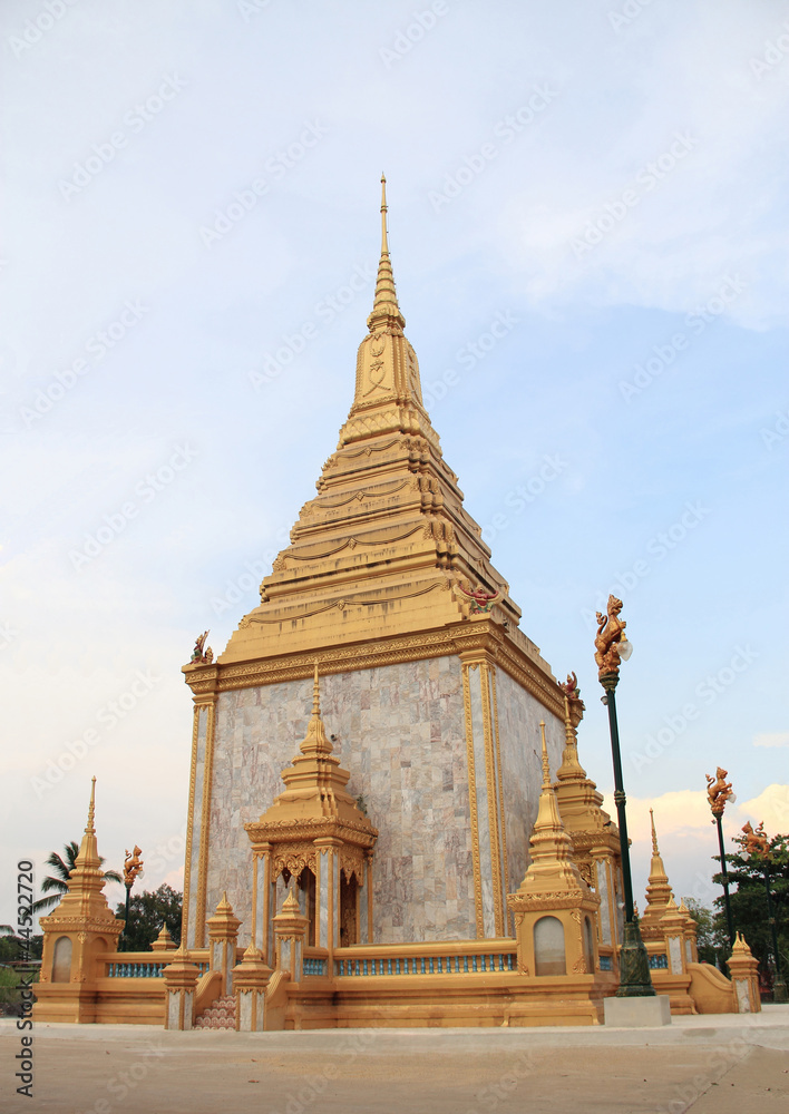 Fototapeta premium Sanctuary of Truth and Monument in Singburi, Thailand