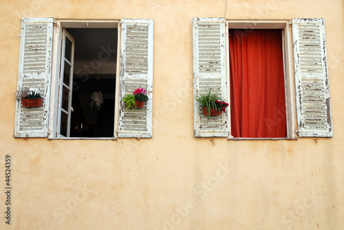 Détail de maison provencale photo