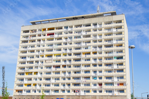 Sanierungsbedürftiger Wohnblock in Dresden