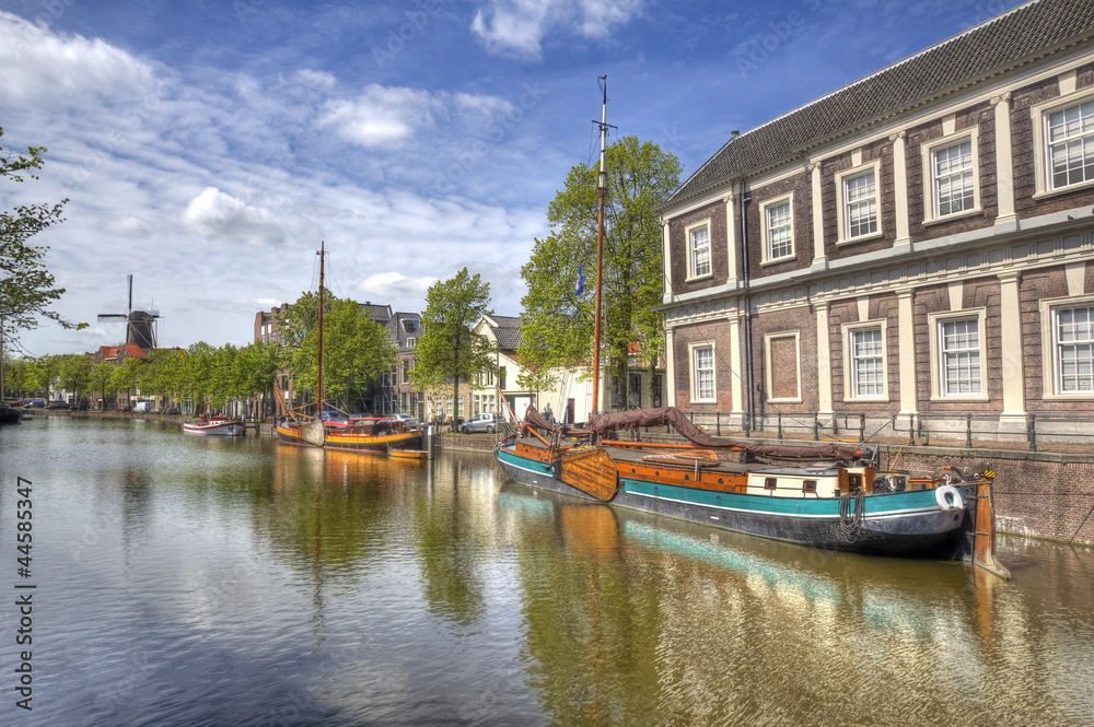 Obraz premium Canal in Schiedam, Holland
