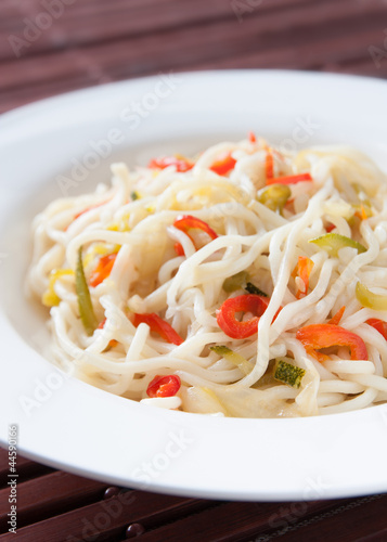 Sauteed noodles with vegetables