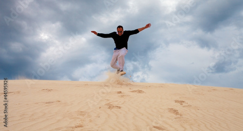  Dune di sabbia, jump in Lancelin sand dune, Australia