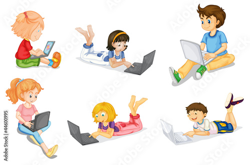 kids with laptop