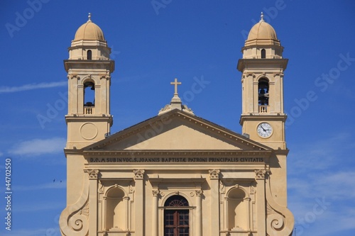 les clochers de l'église Saint Jean Baptiste