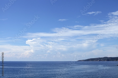 青い空と海 © naomer