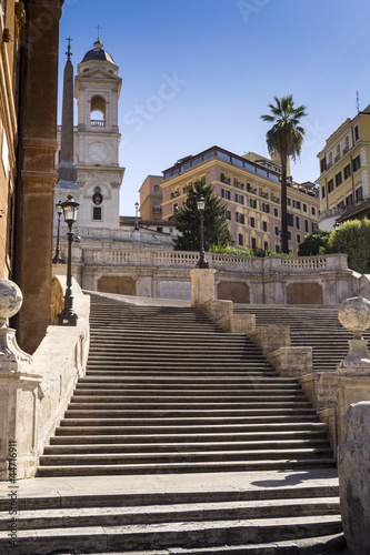 La scalinata di Trinità dei monti a Roma photo