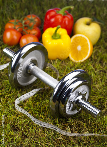  Fitness diet, vitamins and green grass