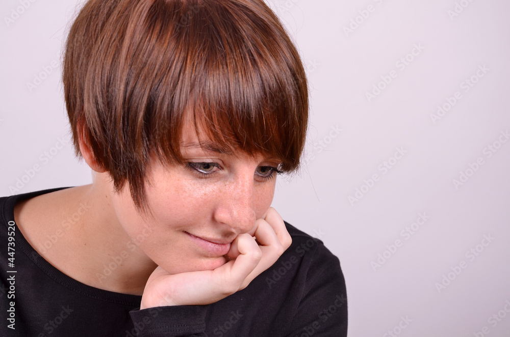 schöne frau - nachdenken schöne frau - nachdenken