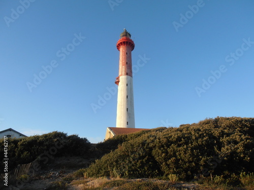 Phare derrière les dunes