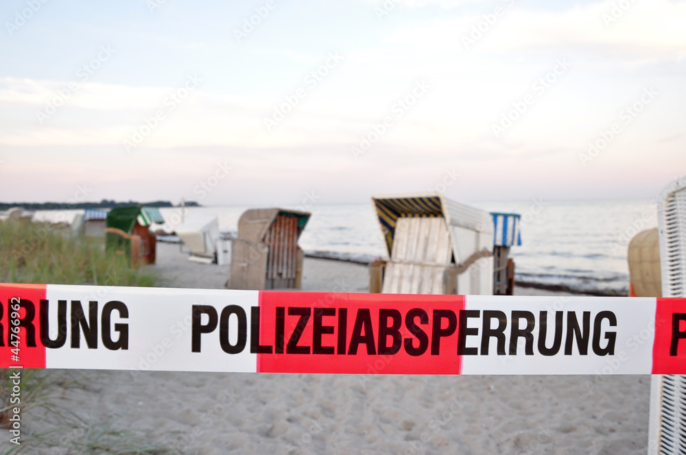 Obraz premium Badeunfall am Strand