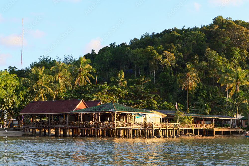 Obraz premium Ресторан на сваях, Ко Чанг, Таиланд