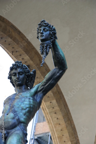 Statua Perseo con la testa di Medusa (Firenze) Benvenuto Cellini photo