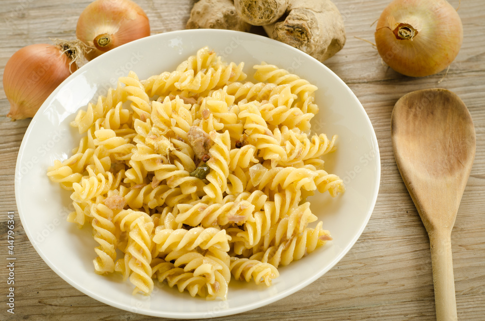 Fusilli with tuna, capers and ginger Fusilli with tuna, capers and ginger