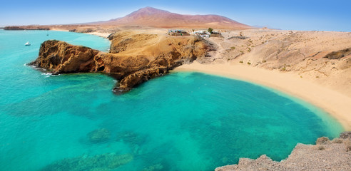 Sierkussen Canarische Eilanden Turquoise Papagayo strand en Ajaches  © lunamarina